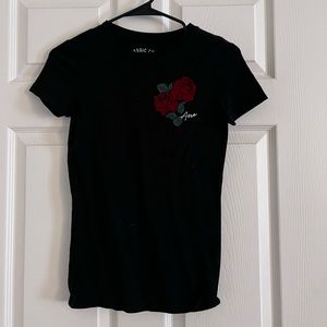 Aero blank tee shirt with roses